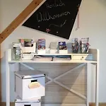 בית נופש Reetdachhaus Fuer Erholsamen Familienurlaub By Interhome
