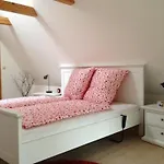 Reetdachhaus Fuer Erholsamen Familienurlaub By Interhome בית נופש Norderfriedrichskoog