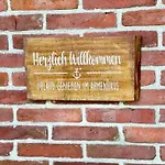 בית נופש Reetdachhaus Fuer Erholsamen Familienurlaub By Interhome Norderfriedrichskoog